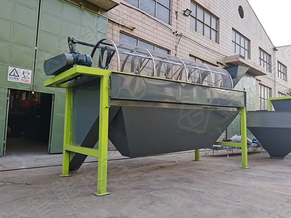 豬糞制有機肥料顆粒標準篩分機工作原理