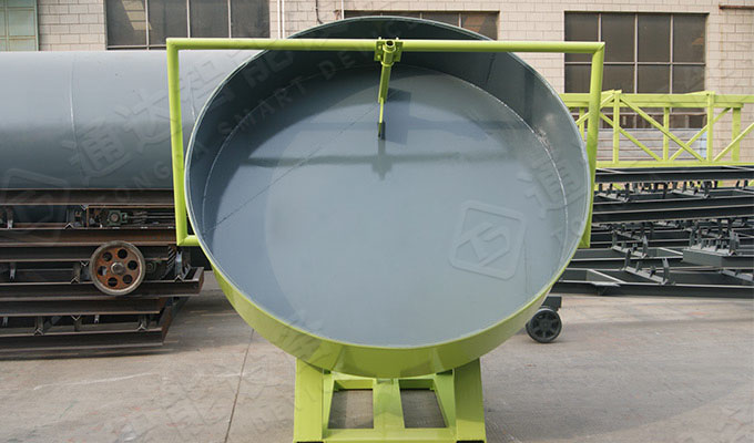 雞糞圓盤有機(jī)肥造粒機(jī)直銷廠家