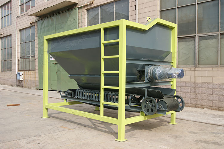 有機(jī)肥定量鏟車喂料機(jī)性能特點(diǎn)