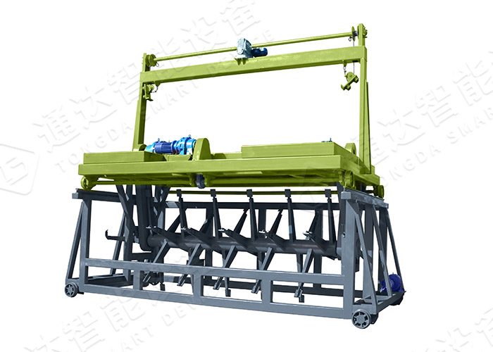 槽式翻堆機(jī).jpg
